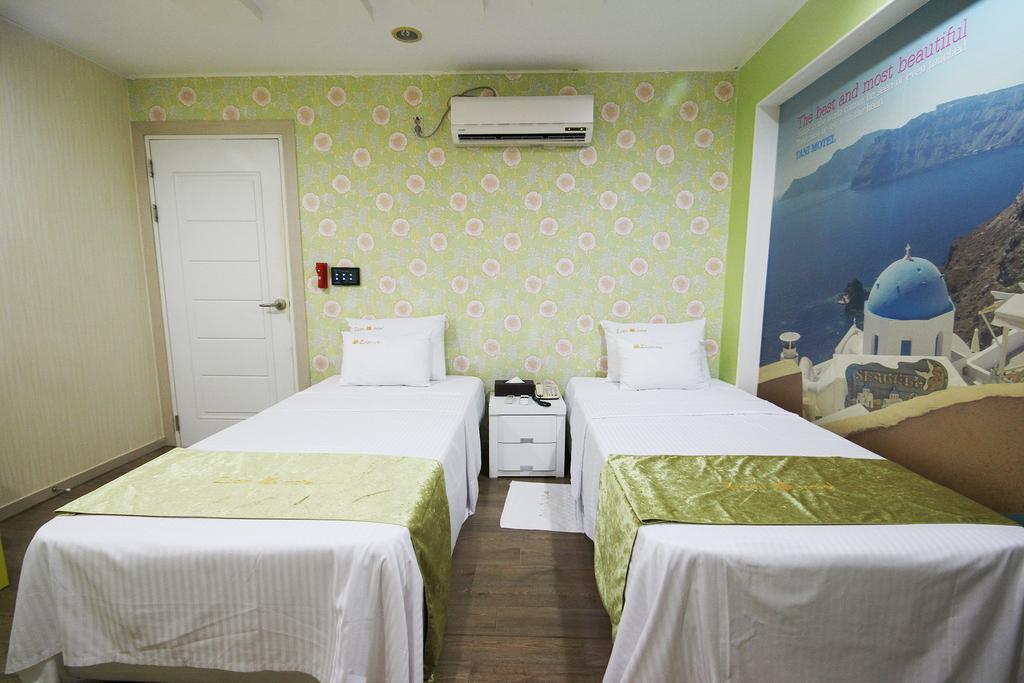 Hole In One Hotel Sacheon Exterior photo
