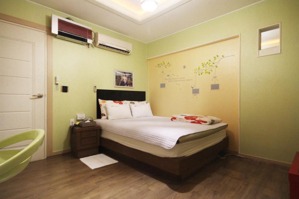 Hole In One Hotel Sacheon Exterior photo