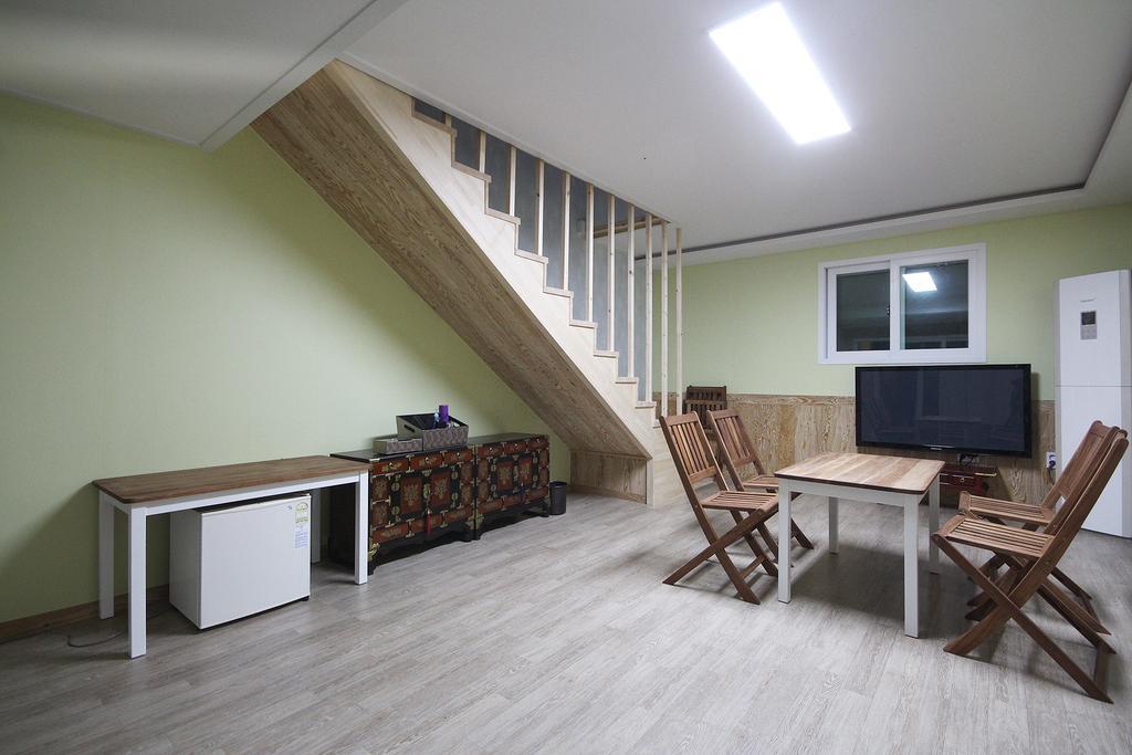 Hole In One Hotel Sacheon Exterior photo