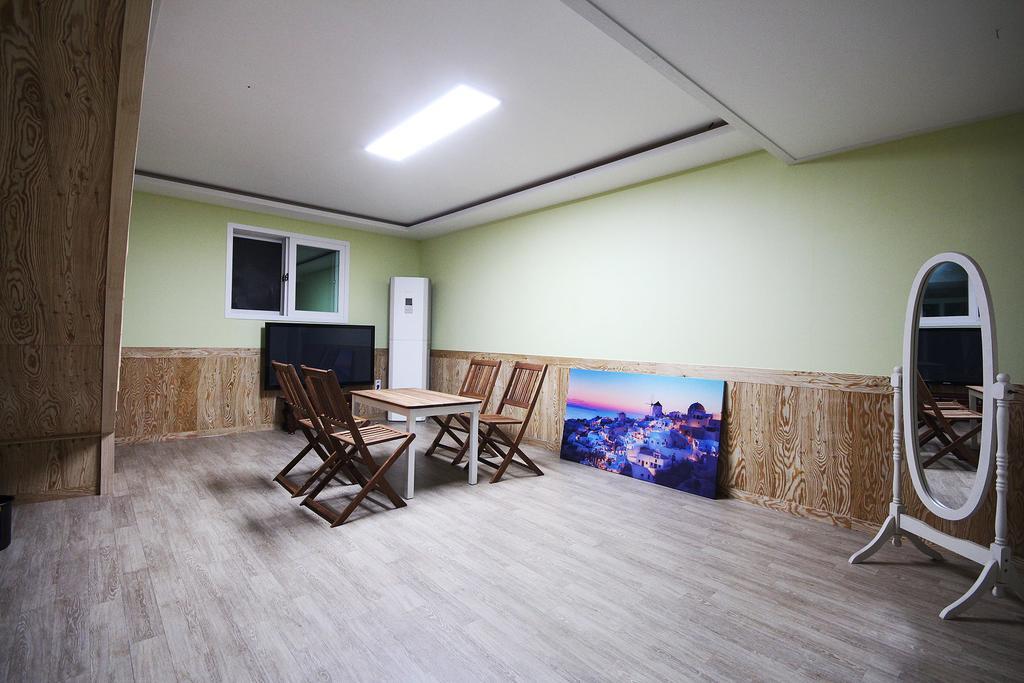 Hole In One Hotel Sacheon Exterior photo