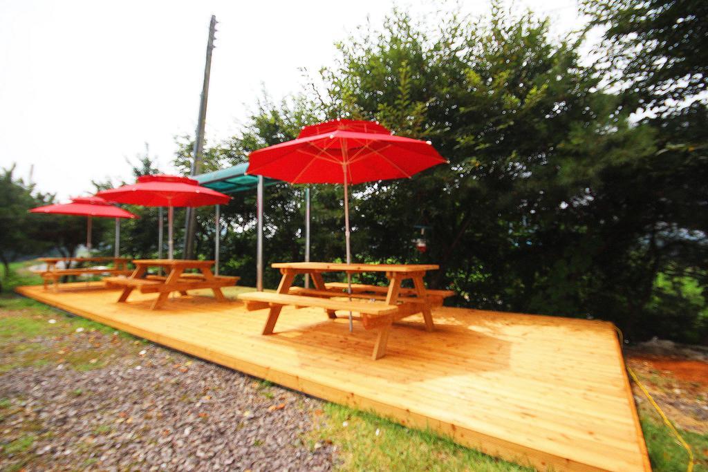Hole In One Hotel Sacheon Exterior photo