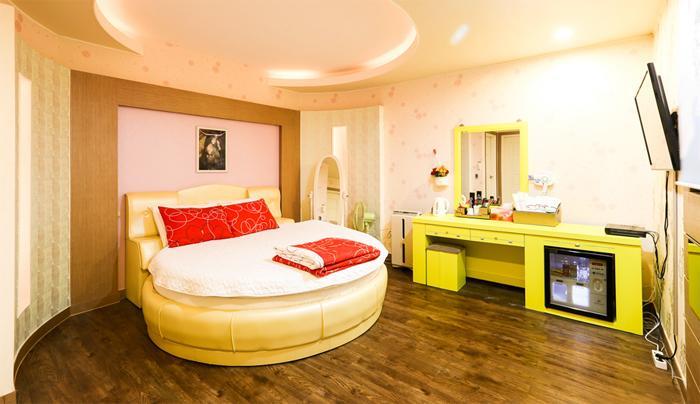 Hole In One Hotel Sacheon Room photo
