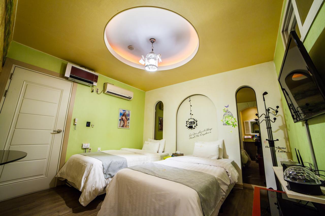 Hole In One Hotel Sacheon Exterior photo