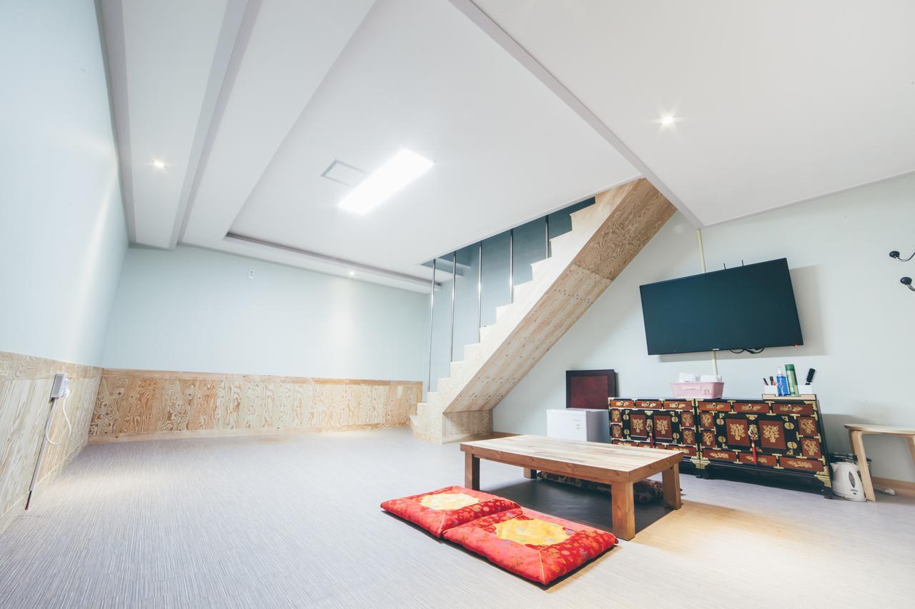 Hole In One Hotel Sacheon Exterior photo