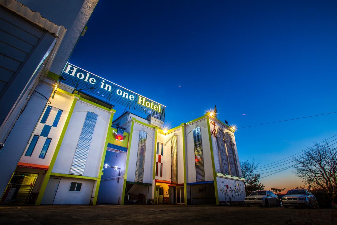 Hole In One Hotel Sacheon Exterior photo