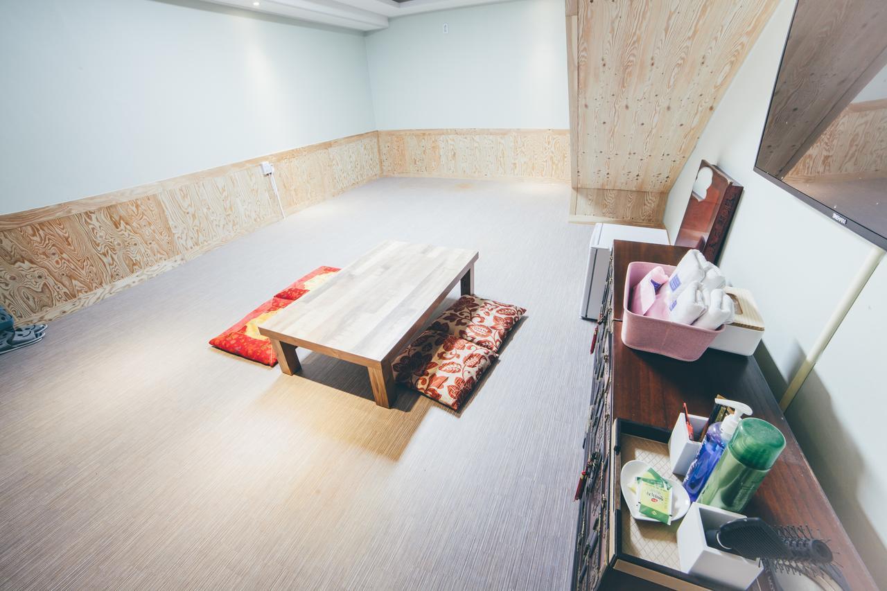 Hole In One Hotel Sacheon Exterior photo